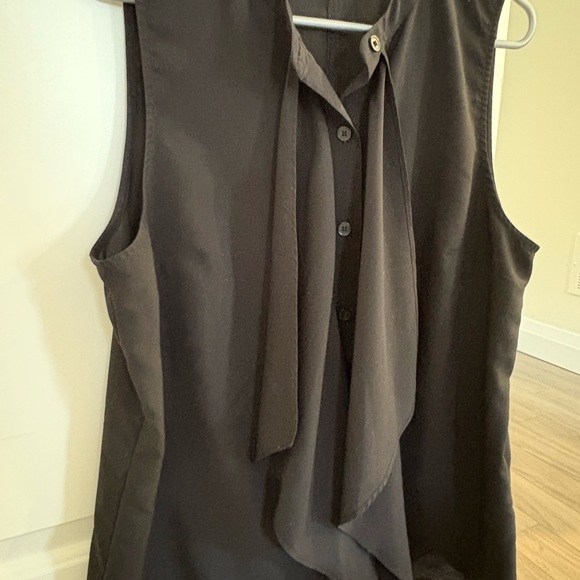 Banana Republic Black Sleeveless Blouse - Picture 3 of 3